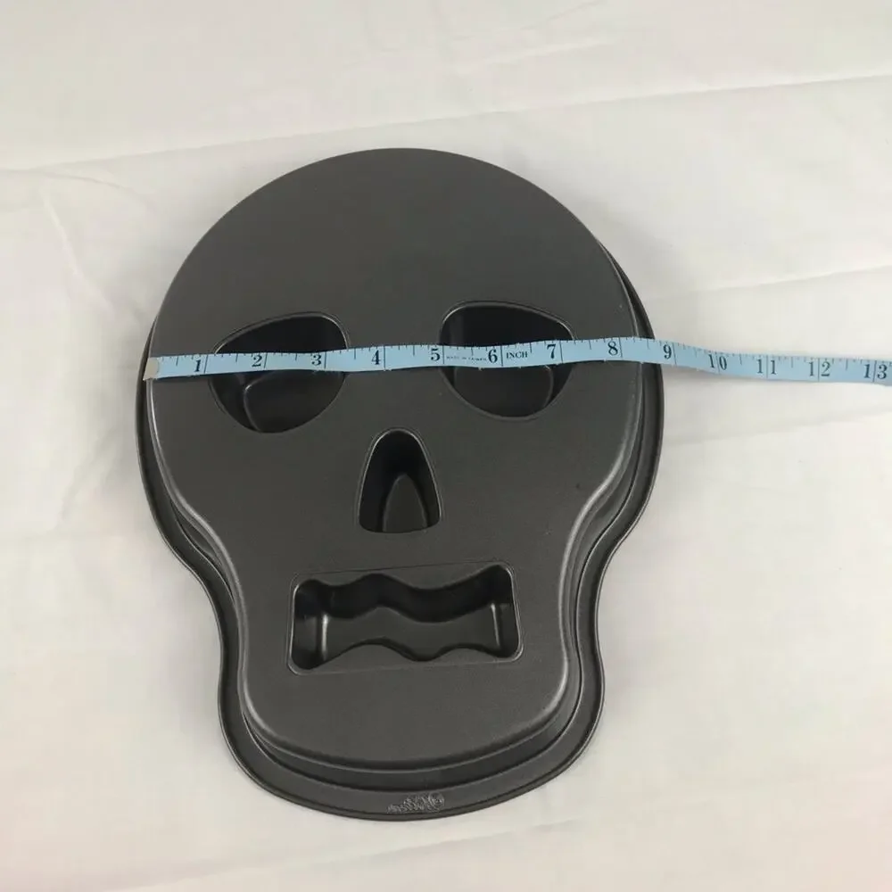 Skull‎ pan